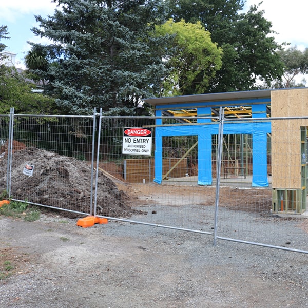 do you deliver and set up temporary fencing and what's the cost for this in Kenwood